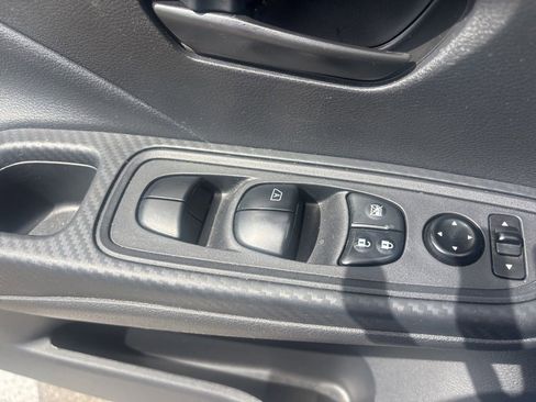 Used 2024 Nissan Versa S w/ Trunk Package FWD image 7