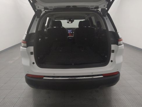 Used 2021 Jeep Grand Cherokee L Laredo w/ Luxury Tech Group I image 29