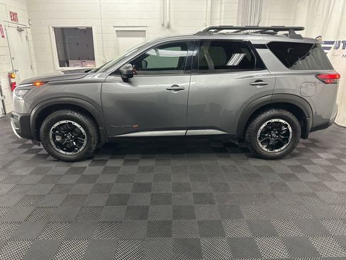 Used 2025 Nissan Pathfinder Rock Creek AWD/4WD image 6