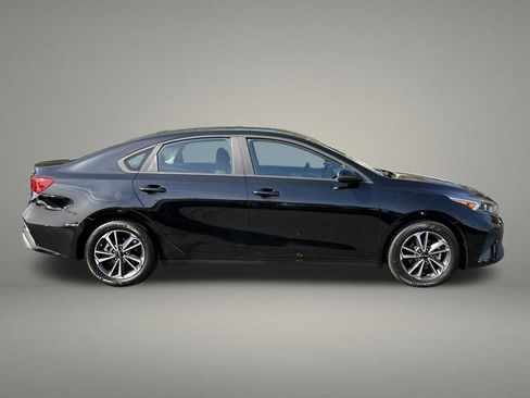 Used 2023 Kia Forte LXS w/ LXS Technology Package image 6