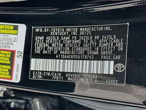 Used 2025 Toyota Camry SE image 32