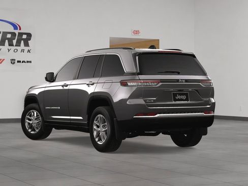 New 2025 Jeep Grand Cherokee Laredo X w/ Luxury Tech Group I image 4