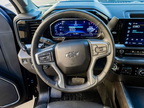 Used 2024 Chevrolet Silverado 2500 LTZ w/ LTZ Plus Package image 19