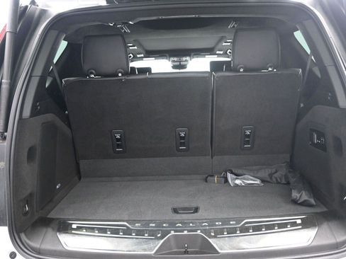 Used 2023 Cadillac Escalade Sport Platinum w/ LPO, ONYX Package image 19