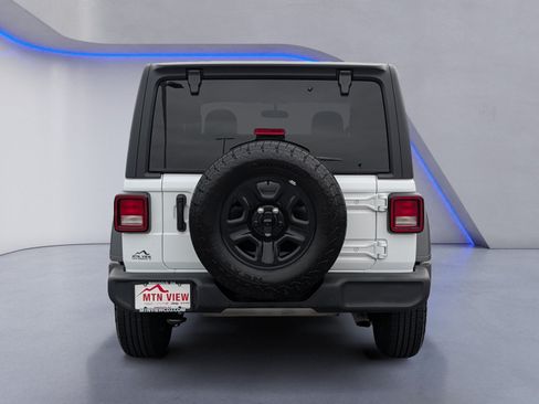 Used 2025 Jeep Wrangler Sport AWD/4WD image 8