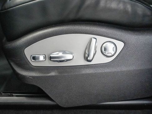Certified 2026 Porsche Macan AWD/4WD image 22