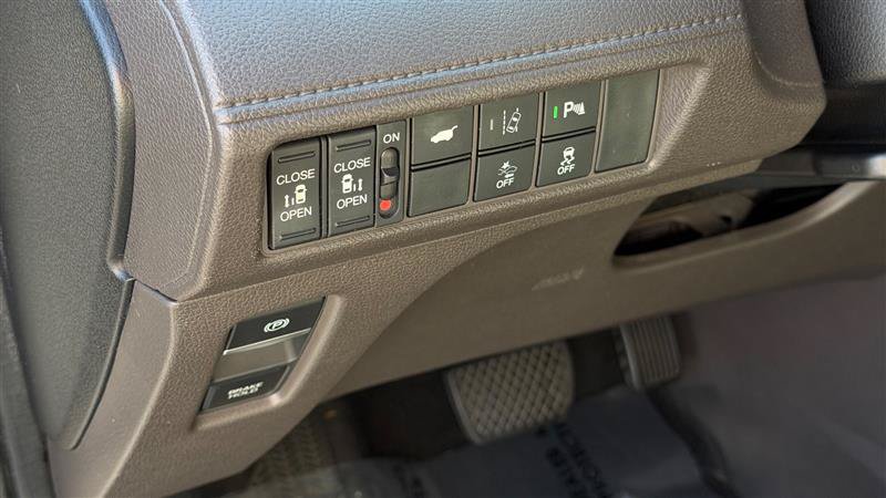 Used 2018 Honda Odyssey Touring image 23
