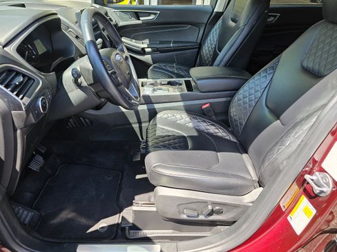 Used 2023 Ford Edge Titanium image 11