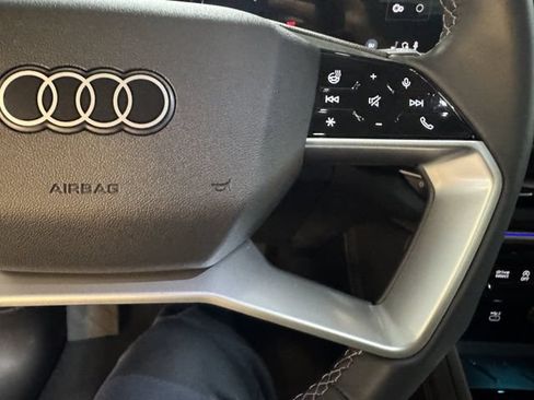 Used 2025 Audi Q5 Premium w/ Convenience Package AWD/4WD image 24