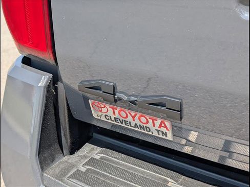 Used 2024 Toyota Tacoma TRD Off-Road AWD/4WD image 17