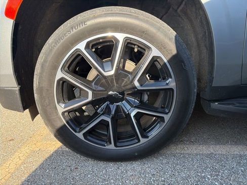 Used 2024 Chevrolet Tahoe RST w/ Luxury Package image 3