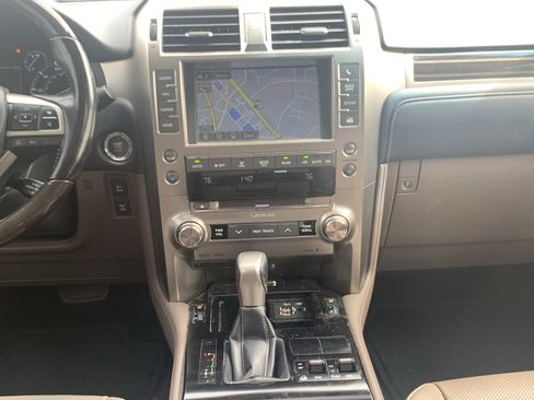 Used 2020 Lexus GX 460 Premium w/ Premium Package AWD/4WD image 31