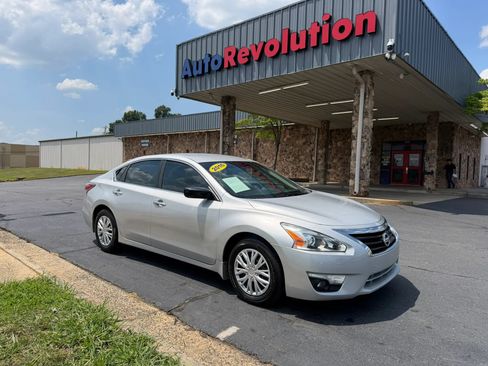 Used 2014 Nissan Altima 2.5 S w/ Display Audio Package FWD image 1
