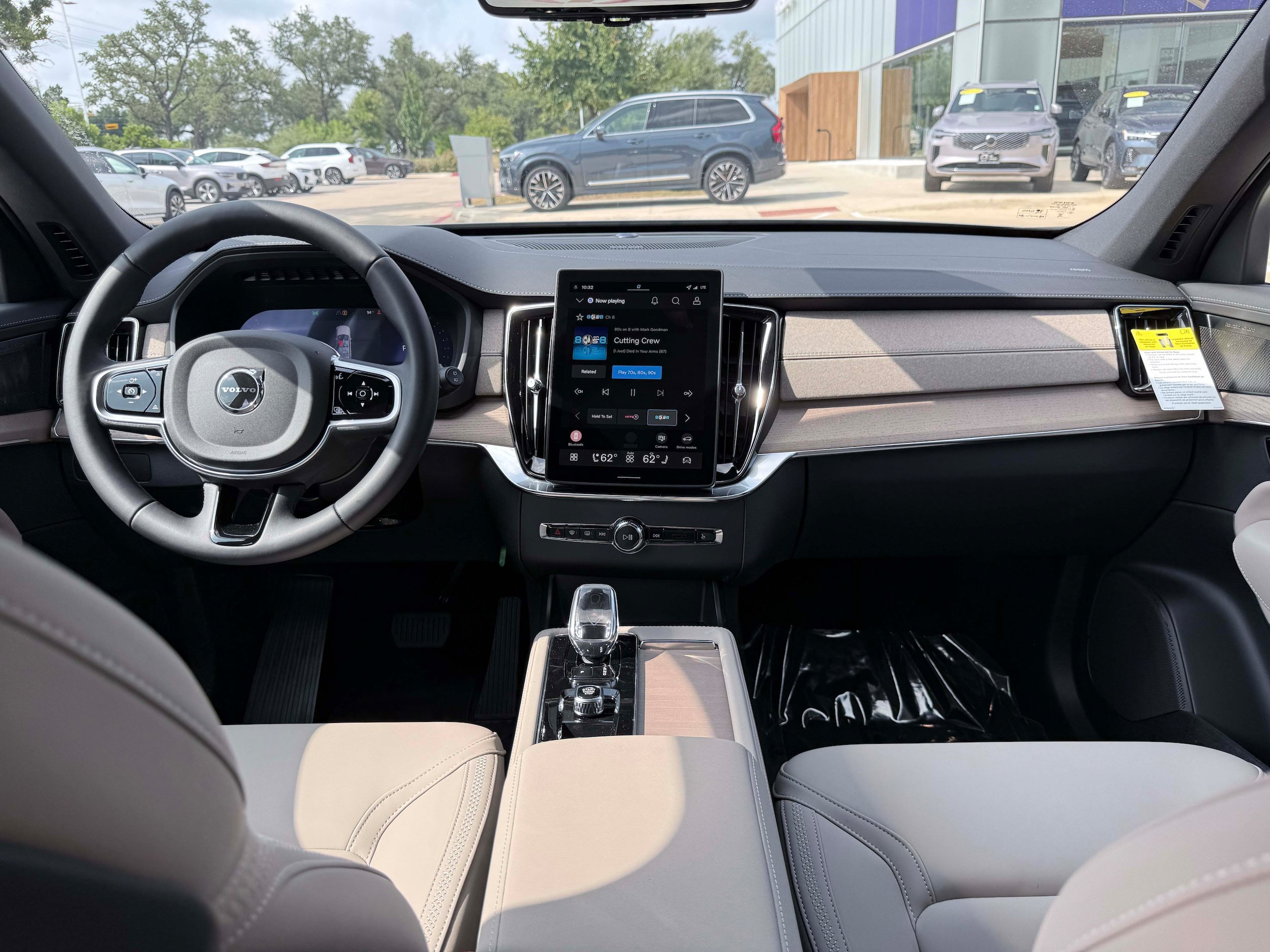New 2026 Volvo XC90 B6 Plus w/ Protection Package Premier AWD/4WD image 20