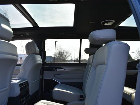 New 2026 Jeep Grand Wagoneer Limited w/ Premium Group II AWD/4WD image 13