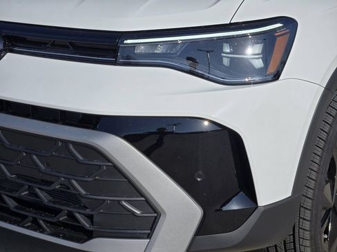 New 2026 Volkswagen Taos SE FWD image 7
