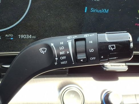Used 2024 Hyundai Kona SEL FWD image 29