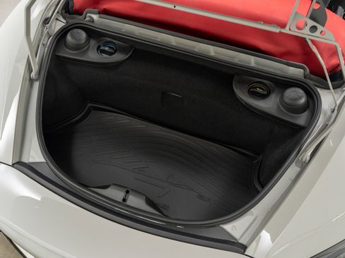 Used 2021 Porsche 718 Boxster Spyder RWD image 12