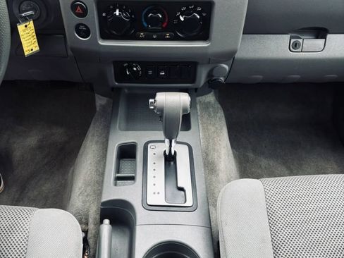 Used 2011 Nissan Frontier S AWD/4WD image 31