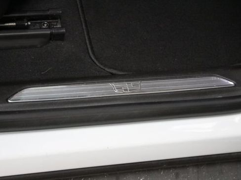 Used 2018 Cadillac XT5 AWD image 14