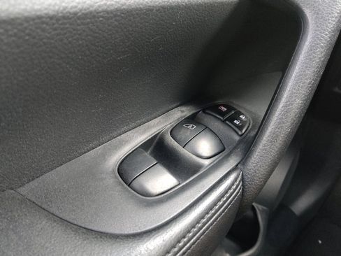 Used 2016 Nissan Rogue S FWD image 27