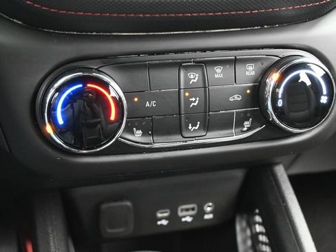 Used 2023 Chevrolet TrailBlazer RS FWD image 20