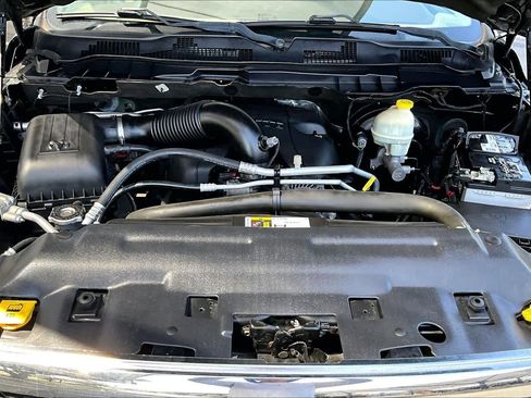 Used 2016 RAM 1500 Classic SLT RWD image 32