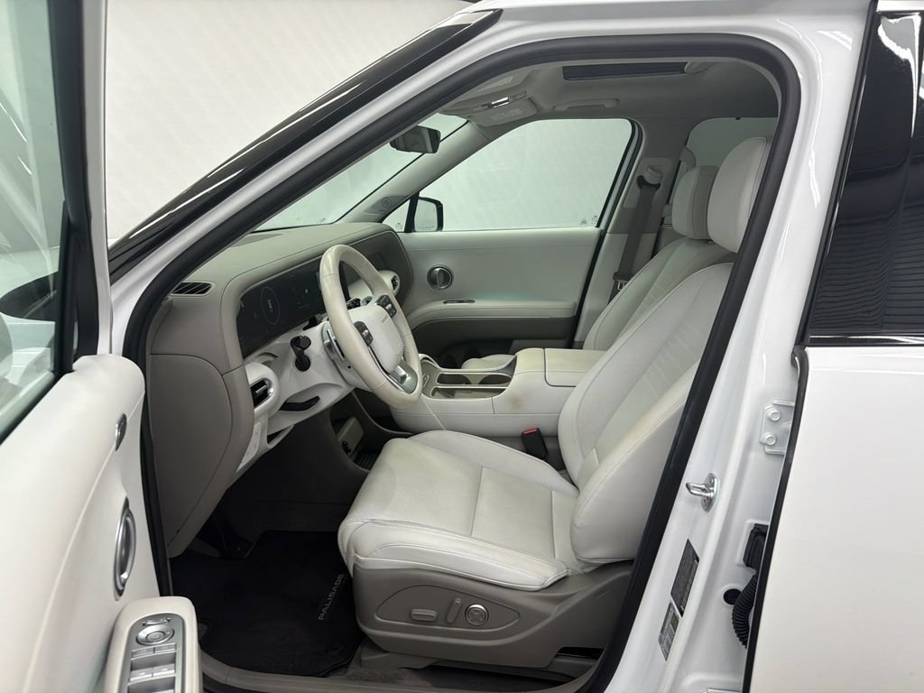 Certified 2026 Hyundai Palisade Limited FWD image 9