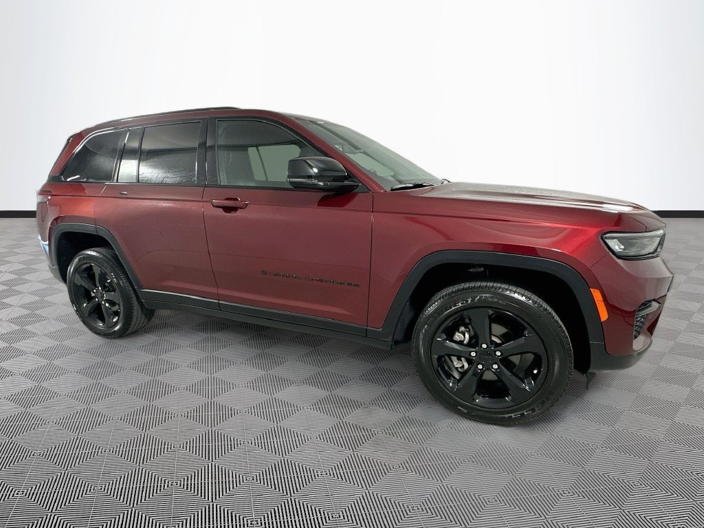 Certified 2023 Jeep Grand Cherokee Altitude RWD image 8