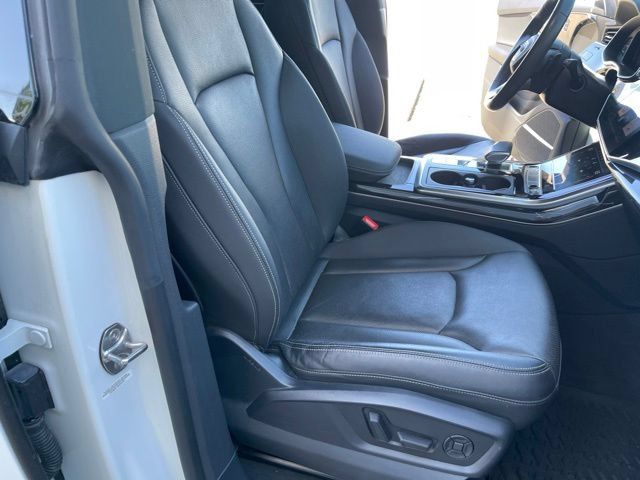 Used 2021 Audi Q8 Prestige w/ Prestige Package AWD/4WD image 18