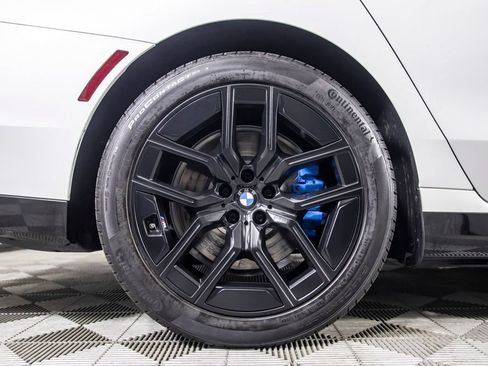 Used 2023 BMW i7 xDrive60 AWD/4WD image 44