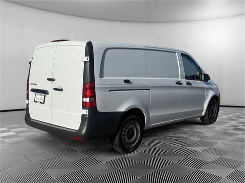 Used 2023 Mercedes-Benz Metris image 5