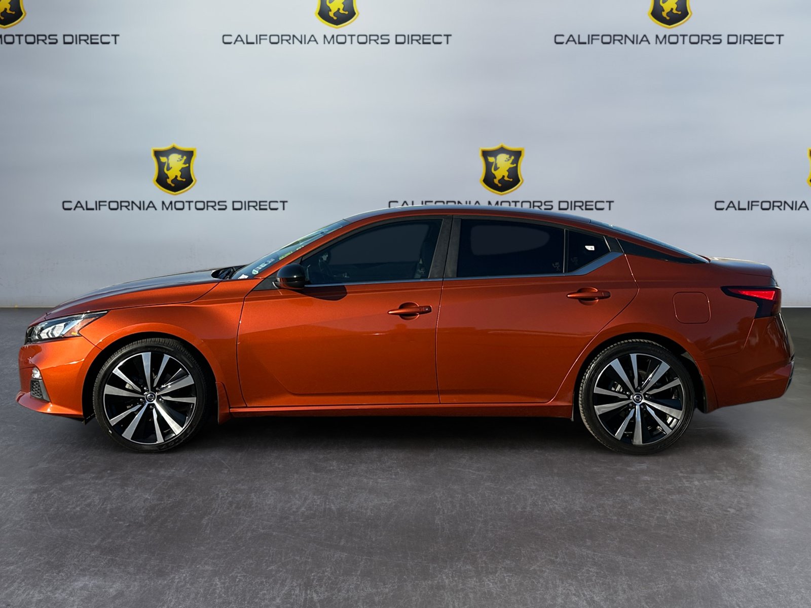 Used 2020 Nissan Altima 2.5 SR FWD image 2