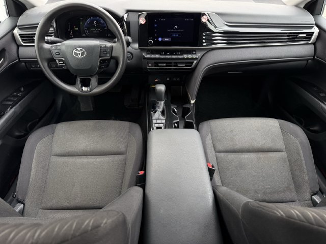 Used 2025 Toyota Camry LE FWD image 11