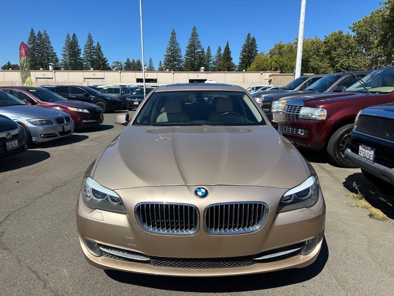 Used 2011 BMW 528i Sedan RWD image 2