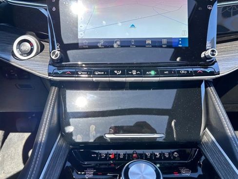 New 2024 Jeep Wagoneer L Series III w/ Premium Group I image 20