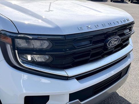 Used 2025 Ford Expedition Max Platinum AWD/4WD image 33