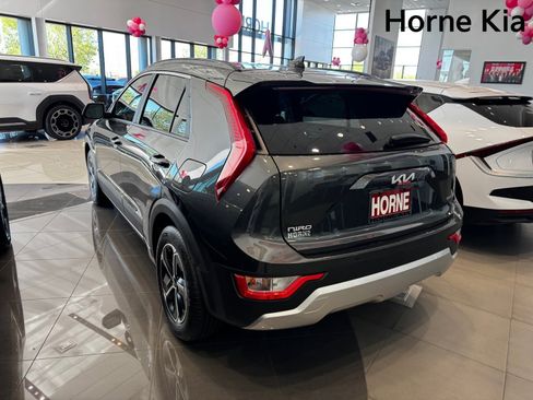 New 2025 Kia Niro LX image 5