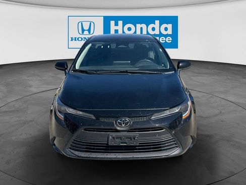 Used 2025 Toyota Corolla LE FWD image 2