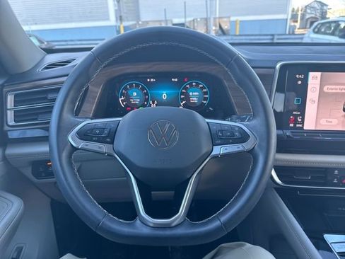 Certified 2024 Volkswagen Atlas SE image 18