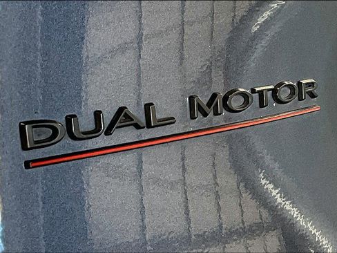 Used 2023 Tesla Model Y Performance image 11