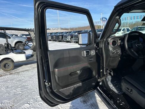 New 2026 Jeep Wrangler Unlimited Rubicon image 32