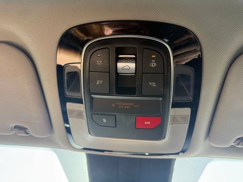 Used 2022 Hyundai Santa Fe SEL w/ Convenience + Premium Package FWD image 18