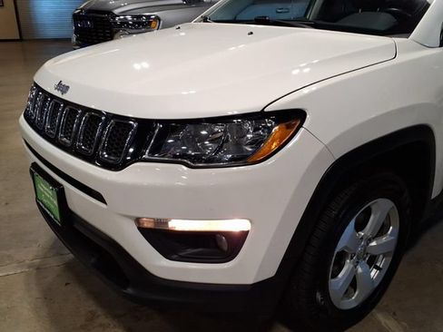 Used 2019 Jeep Compass Latitude w/ Popular Equipment Group AWD/4WD image 8