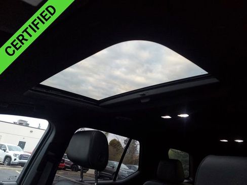 Certified 2022 Chevrolet Traverse RS image 19