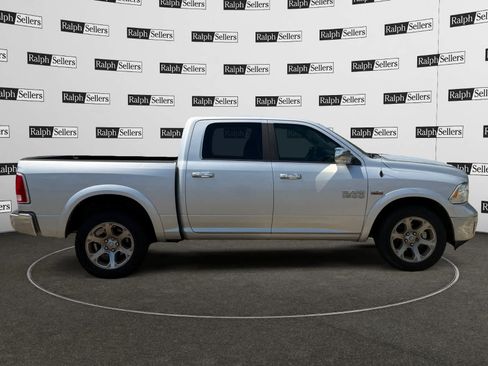 Used 2015 RAM 1500 Laramie w/ Convenience Group AWD/4WD image 7