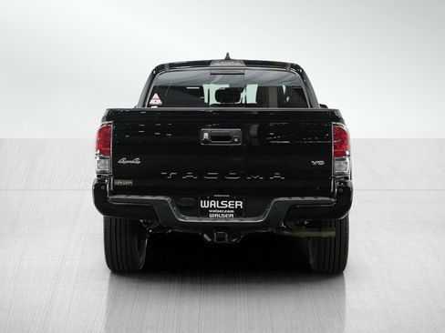 Used 2022 Toyota Tacoma Limited AWD/4WD image 4