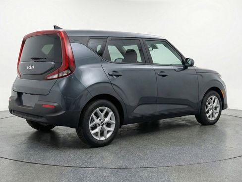 Used 2025 Kia Soul LX w/ LX Technology Package image 9