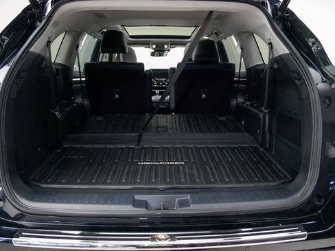 Used 2022 Toyota Highlander Platinum image 13