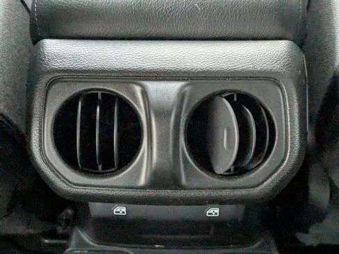 Used 2024 Jeep Wrangler Unlimited Sport AWD/4WD image 18
